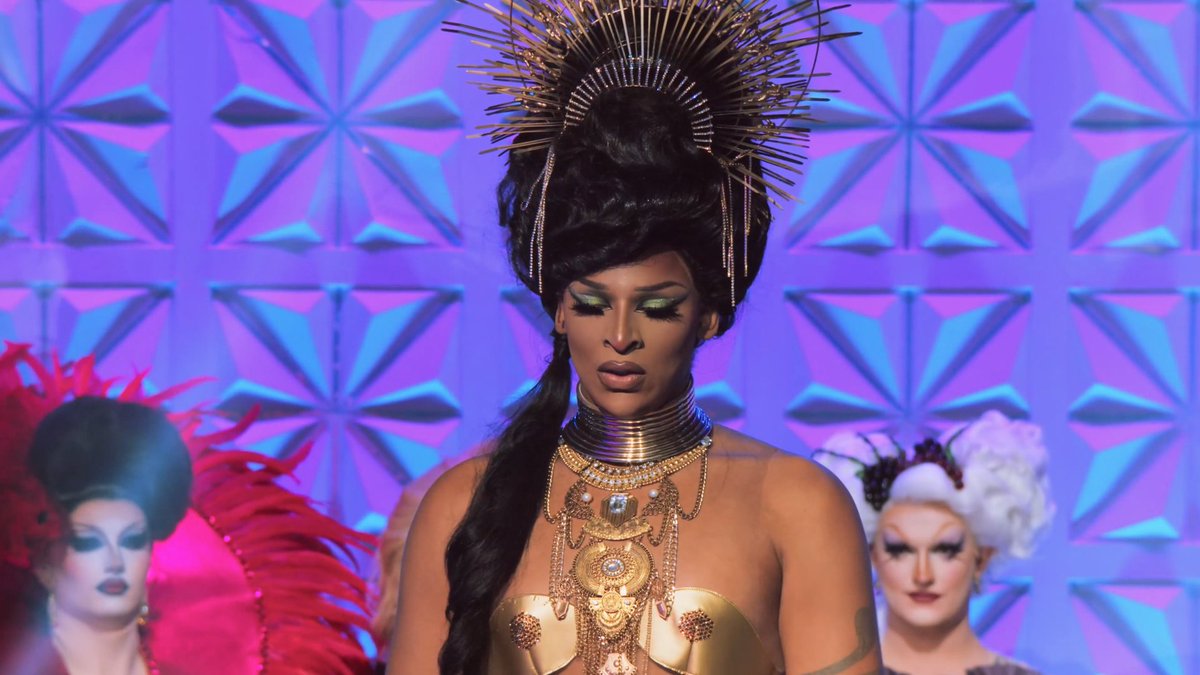 jermeeth's tweet photo. Whenever I think that sly Drag Race editing can't possibly be manipulating my perception of the show, I'm reminded that they edited out and ENTIRE queen from Drag Race UK 5 with careful scene selections, even if she sometimes appeared in the early wide shots https://t.co/X8HIS2hSas
