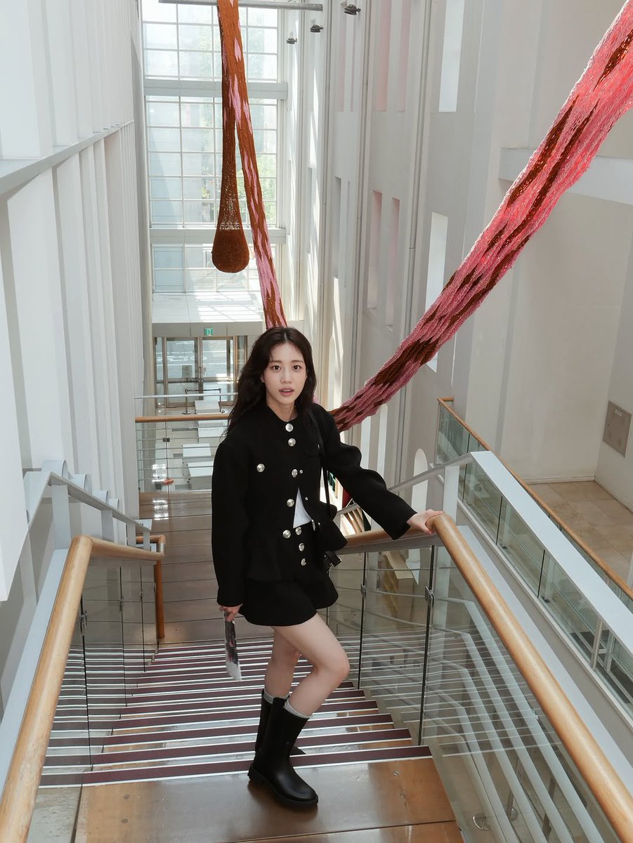 hwwayo's tweet photo. 260602 #홍화연 인스타그램

@ louisvuitton ☔️
# LouisVuitton # 광고 https://t.co/UX70KuXMRN