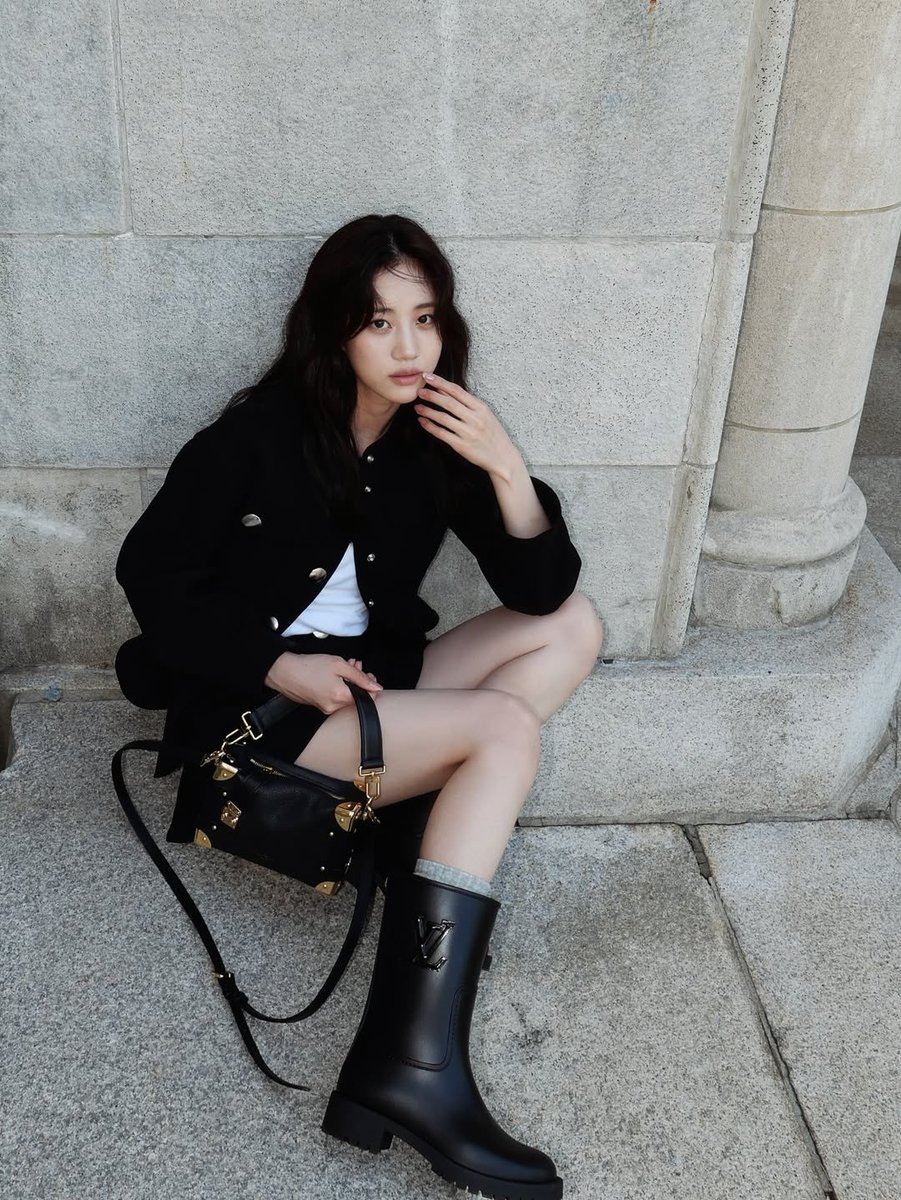 hwwayo's tweet photo. 260602 #홍화연 인스타그램

@ louisvuitton ☔️
# LouisVuitton # 광고 https://t.co/UX70KuXMRN