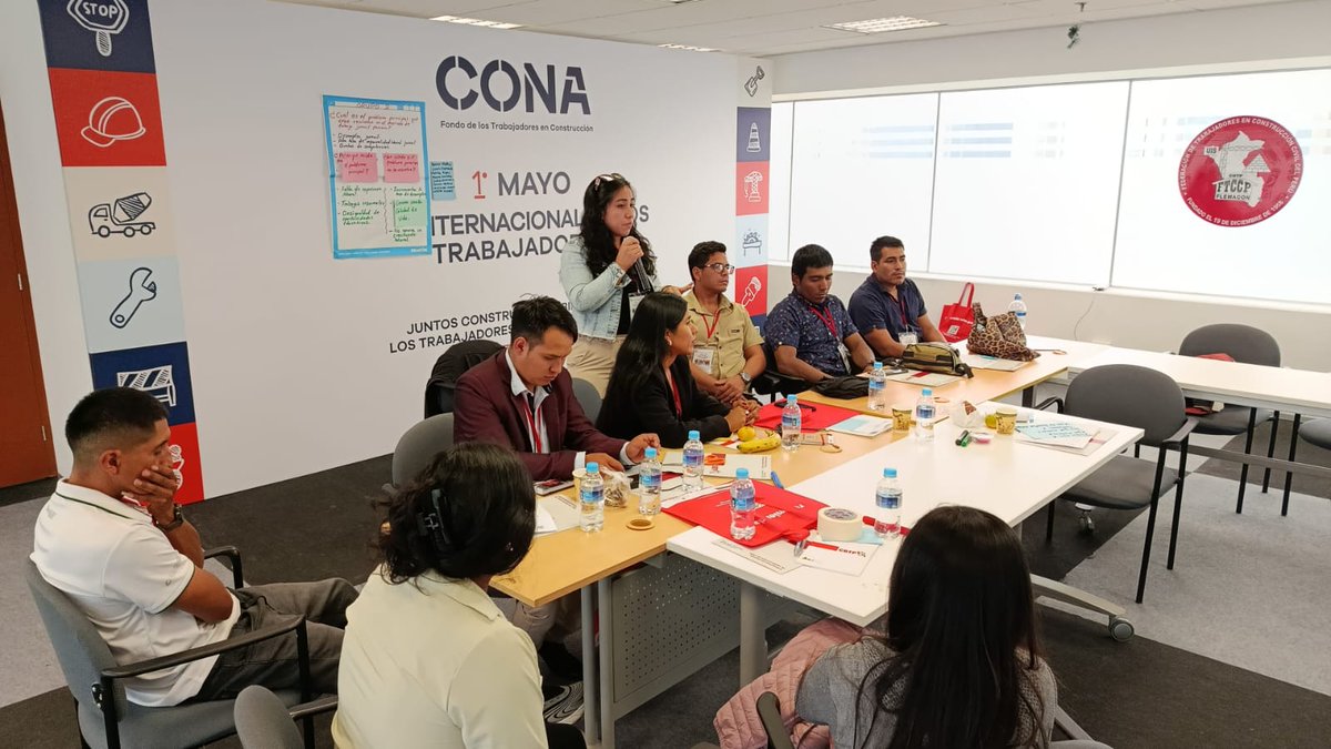 fundaciopaupv's tweet photo. 🇵🇪 Diagnóstico participativo por el empleo digno de la juventud peruana

📅Los días 15 y 16 de mayo se celebró en Lima el primer taller de diagnóstico participativo sobre la empleabilidad juvenil en el Perú, organizado por la Confederación General de Trabajadores y Trabajadoras del Perú ( @cgt_peru ) con el apoyo del Instituto de Estudios Sociolaboral y Ambiental  (IESI).

👉Durante dos jornadas, jóvenes de la red de la Secretaría de Juventud de la CGTP, de distintas regiones y trayectorias laborales, identificaron y priorizaron de forma colectiva las principales barreras de acceso a un empleo formal, digno y con derechos. El resultado servirá de base para construir una propuesta de política pública.

🤝🏼El taller forma parte del proyecto «Construyendo oportunidades para la mejora del empleo formal y digno de la población juvenil en el Perú», que impulsamos desde la #PauISolidaritatPV junto a la CGTP y el IESI, con la cofinanciación de la Diputació de València

📌Para #PauISolidaritatPV la cooperación es el esfuerzo común de las trabajadoras y trabajadores del Norte y del Sur, y el derecho al trabajo digno es la base de todos los demás derechos.