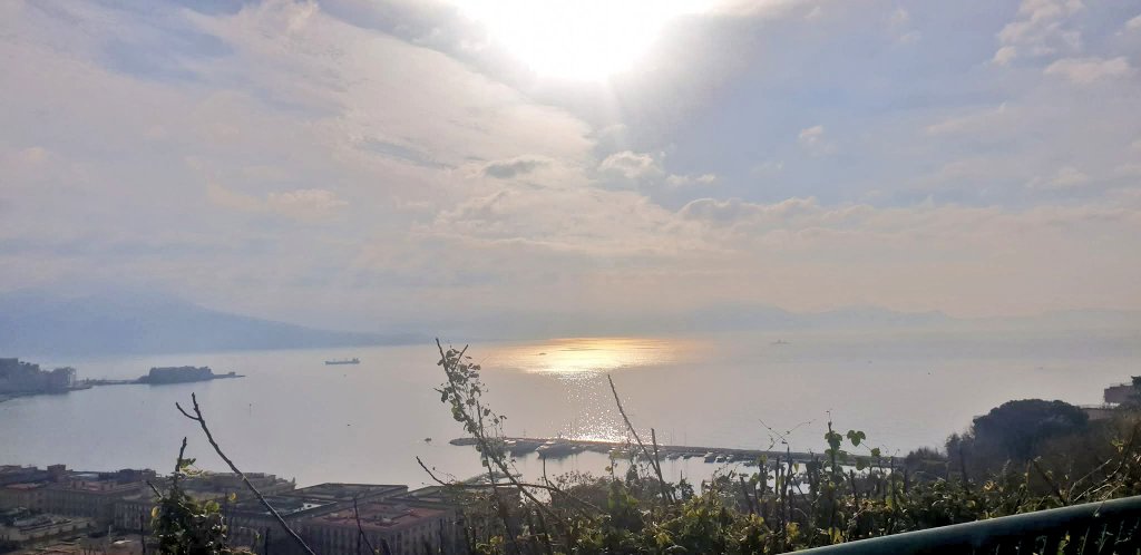 nicolettadec's tweet photo. Quella luce pazzesca che solo #Napoli sa regalare, quasi divina.
80 anni di #repubblicaitaliana 🇮🇹
#2Giugno
#FestaDellaRepubblica
#DoveLaluce
#SalaLettura
@SalaLettura
@CarmelaCusmai @DavLucia @albertopetro2 @bralella09 @Mercurimc @Rebeka80721106 @lagatta4739 @_die_Uta_ @Antdef22 https://t.co/i7jPM5oOY6