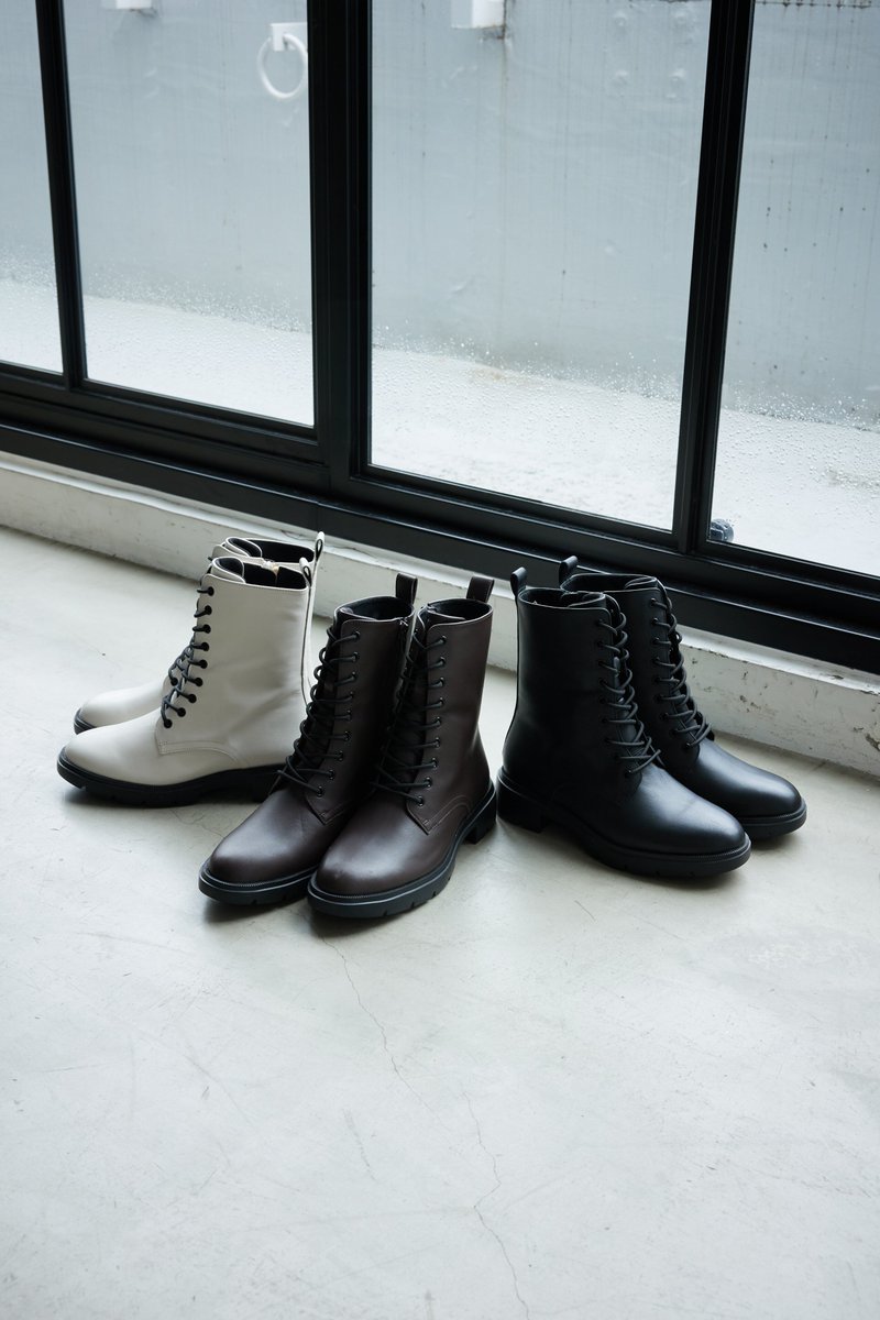 iidabashi_ramla's tweet photo. 【アキュアーズ】☔完全防水・GORE-TEX®で雨の日も快適に🌈雨が多く、蒸し暑い6月は、足元のムレや不快感が気になる季節💦 GORE-TEX®は、「防水」「透湿」を兼ね備えた高機能素材、 雨をしっかり防ぎながら湿気は逃がしてくれるのでオススメ✨ これからの梅雨・台風シーズンも、オシャレに快適に🌈 https://t.co/J4lBuzGuf2