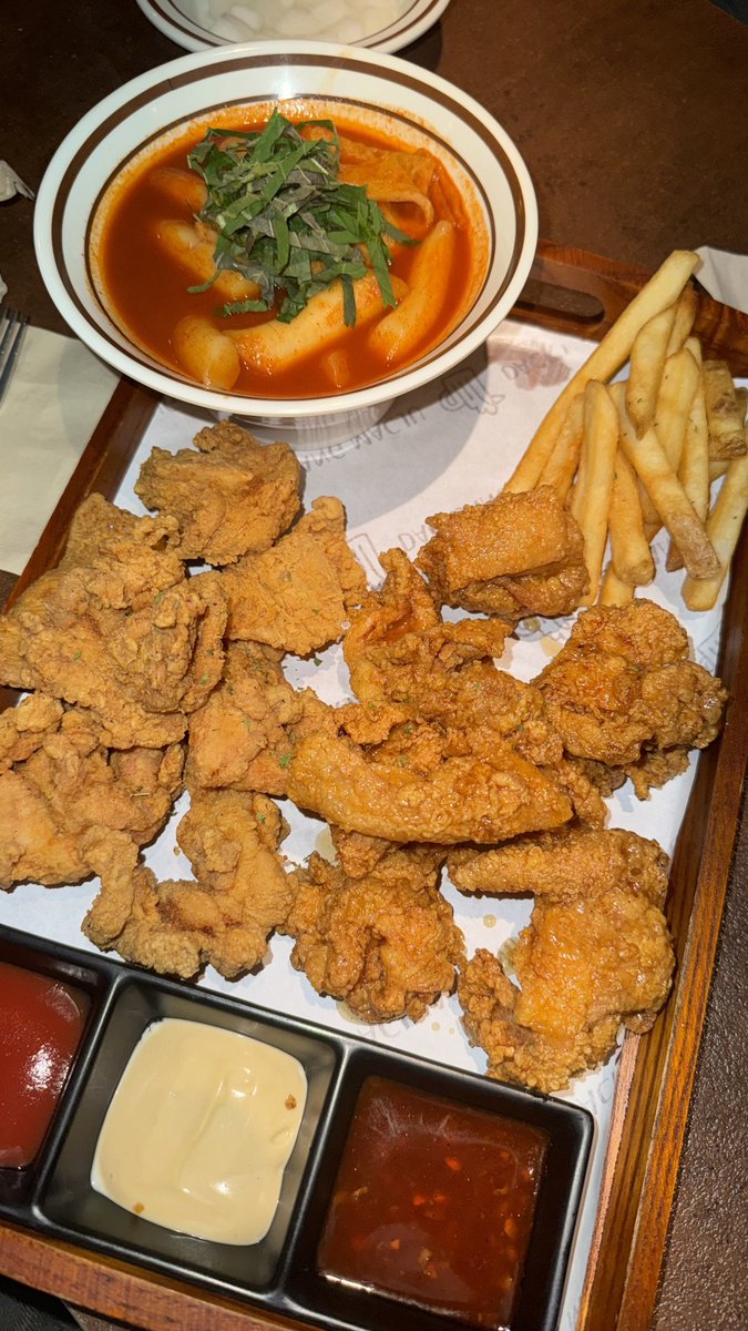 52pagev's tweet photo. 공부하러만나서 처먹기만하는모임… https://t.co/li55KGAhMI