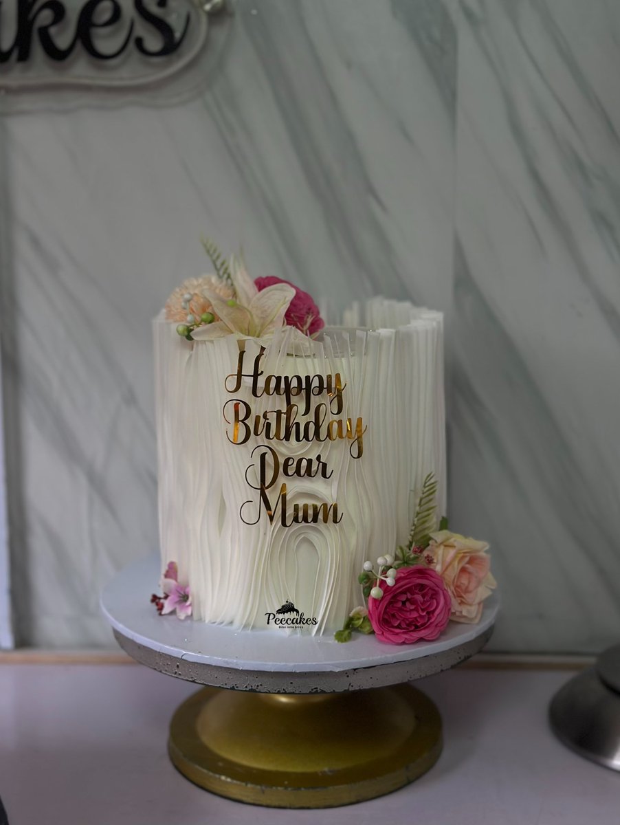 peecakes's tweet photo. Every mum deserves the best! ❤️

We’re available to take your orders. Please send us a DM or contact us on WhatsApp at 08105769712

#peecakes https://t.co/JkLPPse599