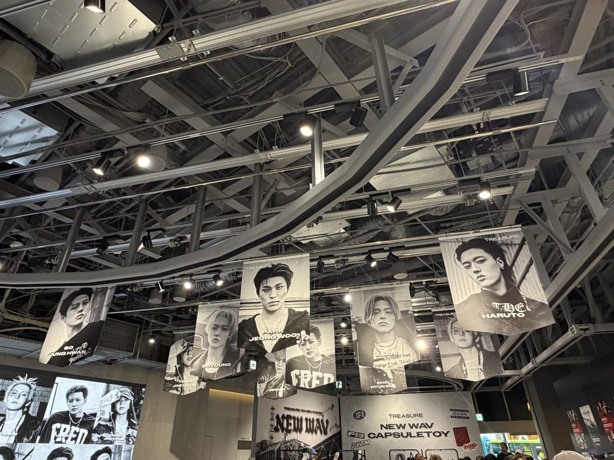 yoshikun_babuu's tweet photo. ネイルしに渋谷行ったらいた https://t.co/Jz0V7PqfOo