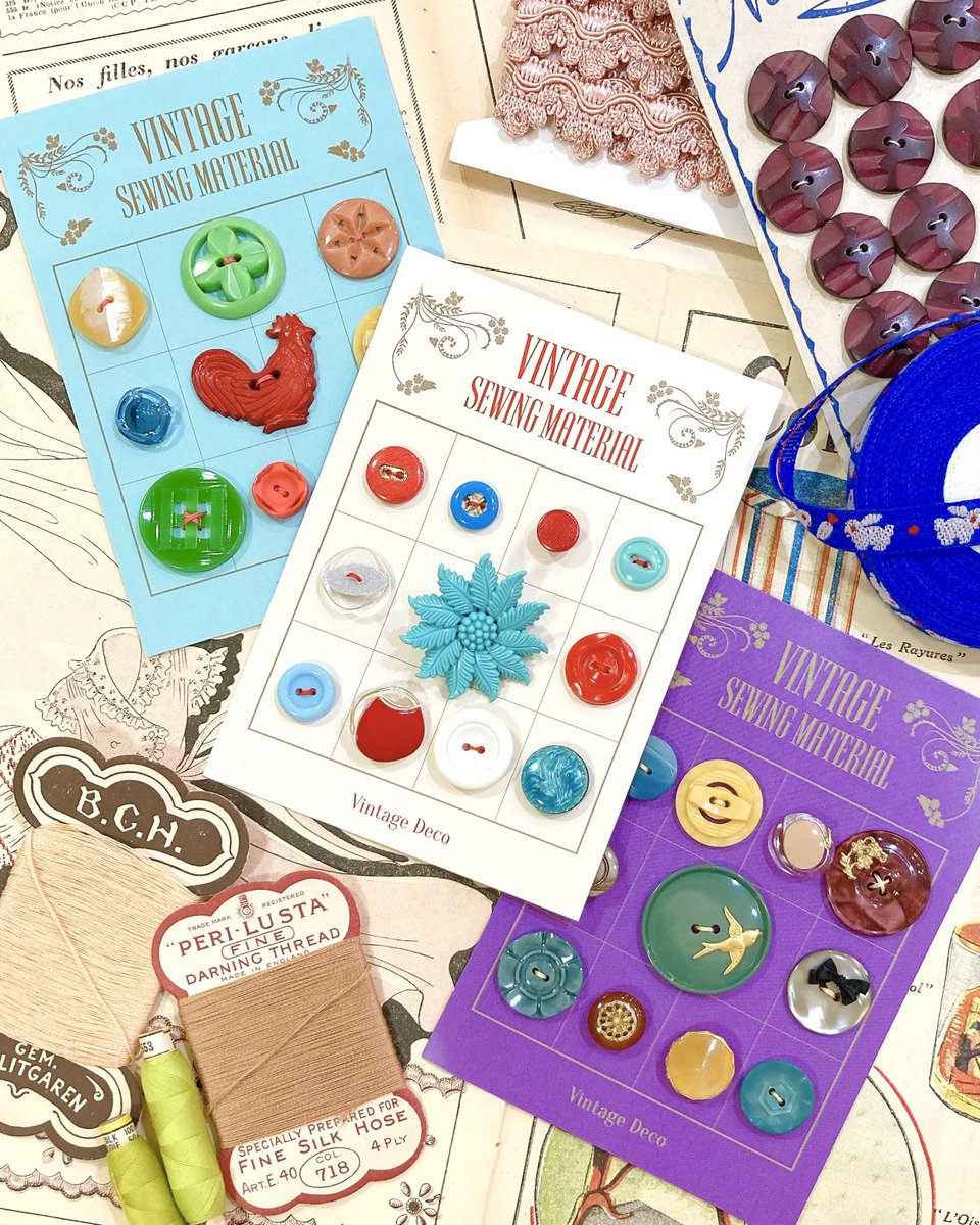 harajukudeco's tweet photo. 【VINTAGE BUTTON SHEET】

昔のソーイングボックスに
大切にしまわれていたボタンたち。

おめかしの日のドレス、
お気に入りのカーディガン、
手作りの小さなバッグ。

眺めるたび、
物語が浮かぶような
特別なボタンシートです＊

#ヴィンテージDeco
#ラフォーレ原宿
#vintagebuttons 
#buttons https://t.co/Lq3IhqNWvb