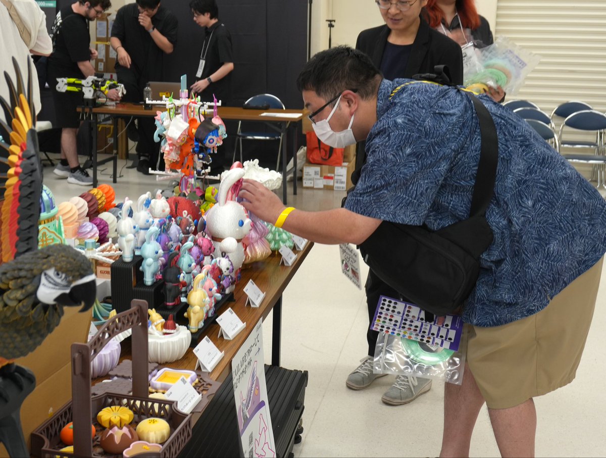 cailab3d's tweet photo. We brought 12 Chinese creators to JRRF2026 🇯🇵

No filament types, just styles: Cyberpunk, Japanese minimalism, Y2K, sweet aesthetic &amp; more.

Same model + different colors = completely new vibe 🪐

That's 3D printing magic.

Thanks to every maker we met in Tokyo! https://t.co/IgZ2gpOma2