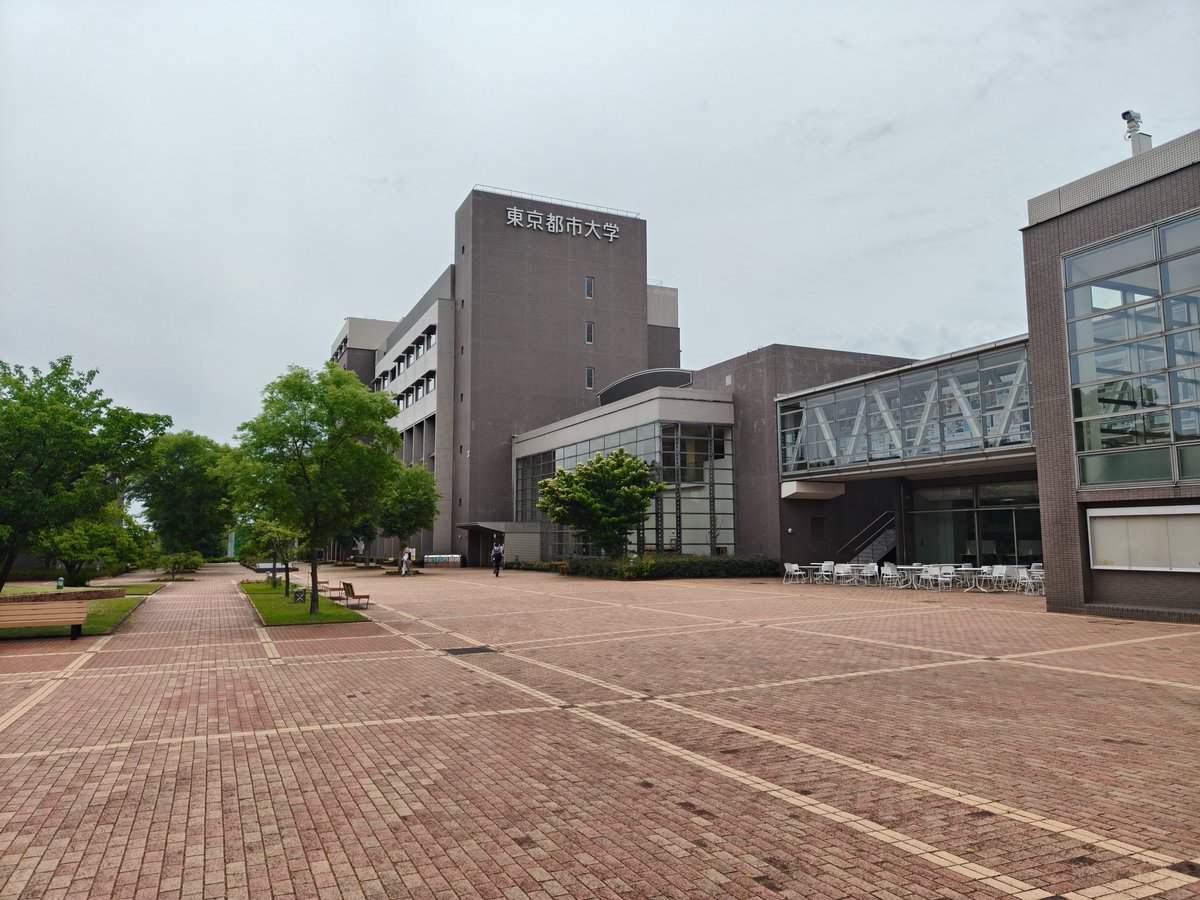 TFSlab_TCU's tweet photo. 本日は都市大 横浜キャンパスの新棟7号館に来ました。ピカピカです！（語彙力ゼロ） https://t.co/m4LFAGUPjm