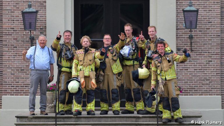 Brandweer Enter rukt uit voor brandmelding De Oosterhof