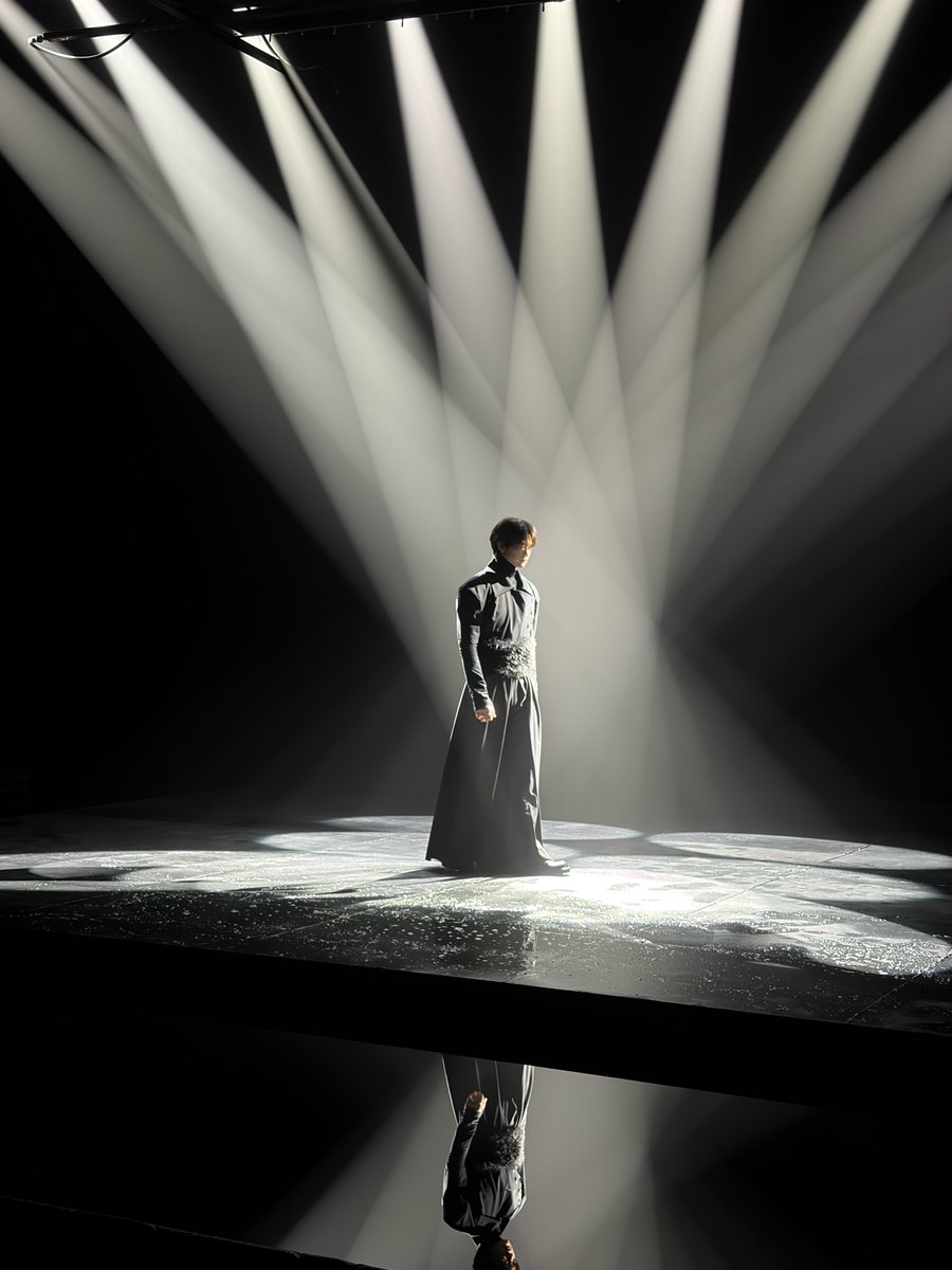 SHINee's tweet photo. 소리조차 아득하게 감긴

#MINHO
#SHINee #샤이니
#Atmos #SHINee_Atmos https://t.co/SHngEf4Ysh