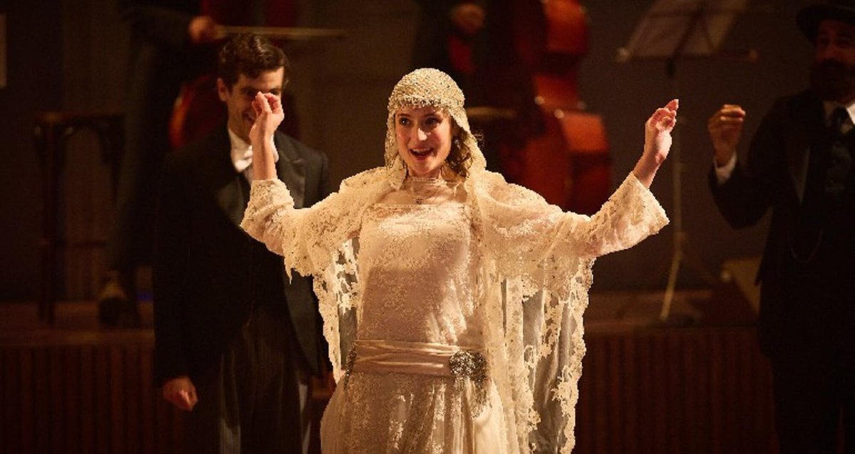 lletres's tweet photo. ✨'La tercera fuga' de Victoria Szpunberg i Albert Pijuan rep el guardó a Millor autoria teatral als @PremiosMax d'arts escèniques @teatrenacional 

El text va obtenir una beca per a la creació de @lletres 
@cultura_cat https://t.co/MheZ3FgfNE