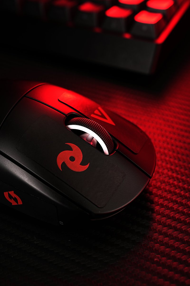 TALONGAMES_JP's tweet photo. 🔴 RED PU-0 MOUSE GRIP

握り込め。
狙い撃て。

🔥鮮やかなレッドカラーと確かなグリップ力。
プレイに情熱を。

Amazon(JP): https://t.co/DgcrLIN2j6
Amazon(US): https://t.co/ogN88nZ7Tv

#TALONGAMES 
#MOUSE 
#マウスグリップ
#RED https://t.co/lGIGrBrz0D