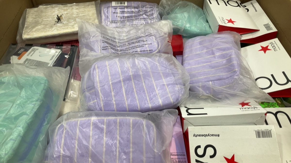 fishisfast's tweet photo. Want to be 100% sure it’s real? Buy direct from the brand.

Use your Fishisfast US address to shop official American stores for genuine sneakers, authentic skincare, and original fashion.

📦 Official store ➡️ Fishisfast ➡️ Your door.
https://t.co/RWBTh1YGrq https://t.co/cWwA72CtMy