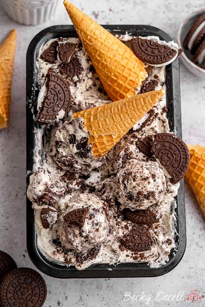 beckyexcell's tweet photo. Gluten-free 'Oreo' ice cream recipe - it's no-churn which means there's no ice cream maker required and it only calls for 4 ingredients!

RECIPE 👇🏻
https://t.co/G6Ax9fqRbr https://t.co/KLAR5sRujr