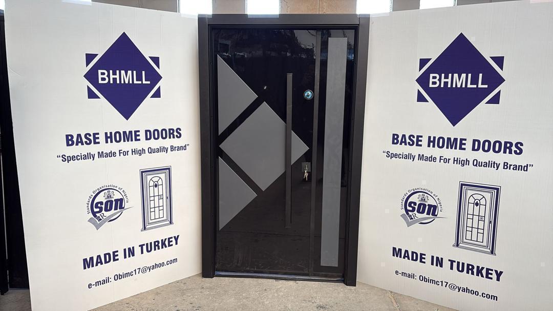 RUrenma's tweet photo. Luxury meets security.

Upgrade your entrance with this premium Turkish security door featuring a sleek modern design and superior durability.

Available at PENEAL Buildmart.
 DM for price and delivery.
#PENEALBuildmart #TurkishDoors #SecurityDoors #LuxuryHomes #BuildingMaterials https://t.co/gAGNRe3pa7