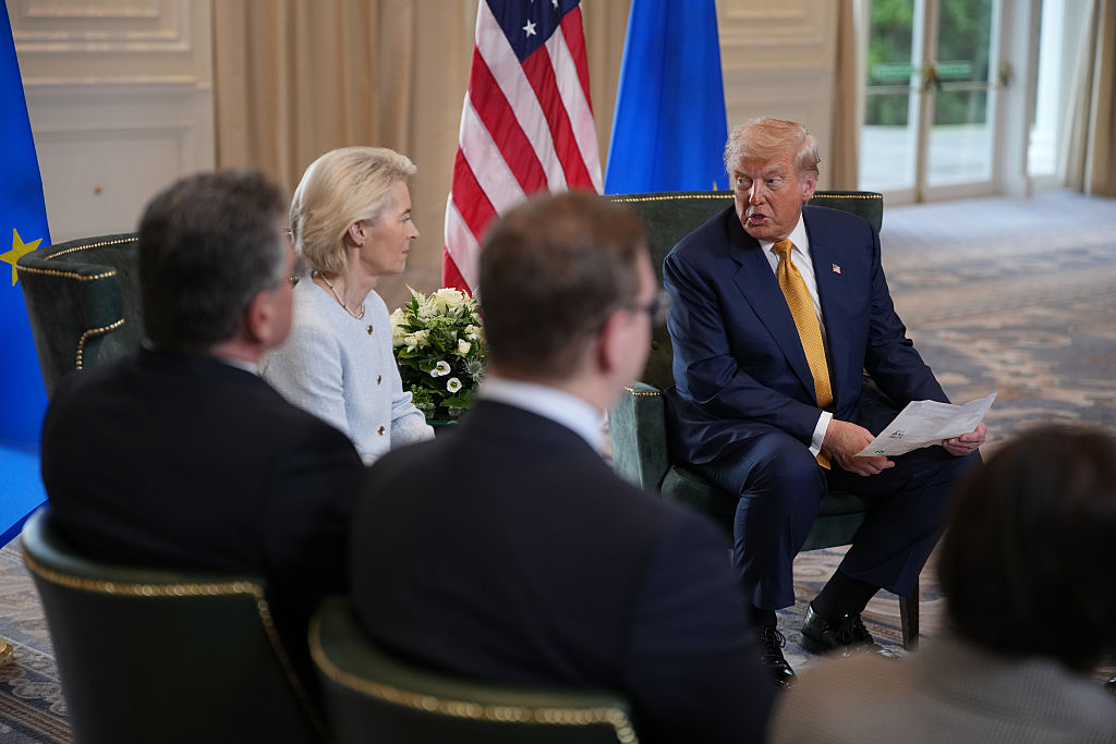 Euractiv's tweet photo. Trade MEPs back Turnberry tariff deal with US https://t.co/X4FxCQ1cCe https://t.co/YoLAsag9Wd