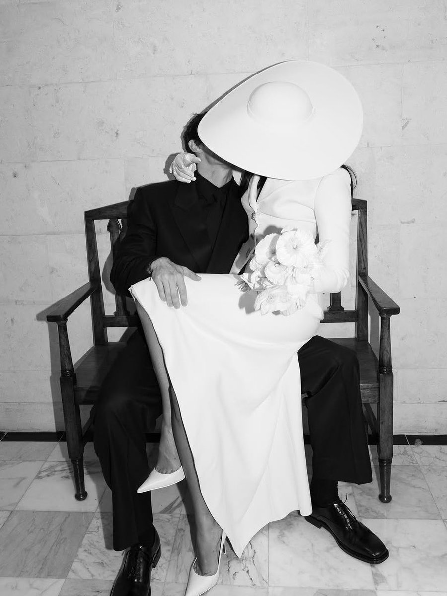 addictionlipa's tweet photo. 🚨 THE DUA LIPA WEDDING PHOTO DUMP IS HERE!!! https://t.co/hwoZr6RY88