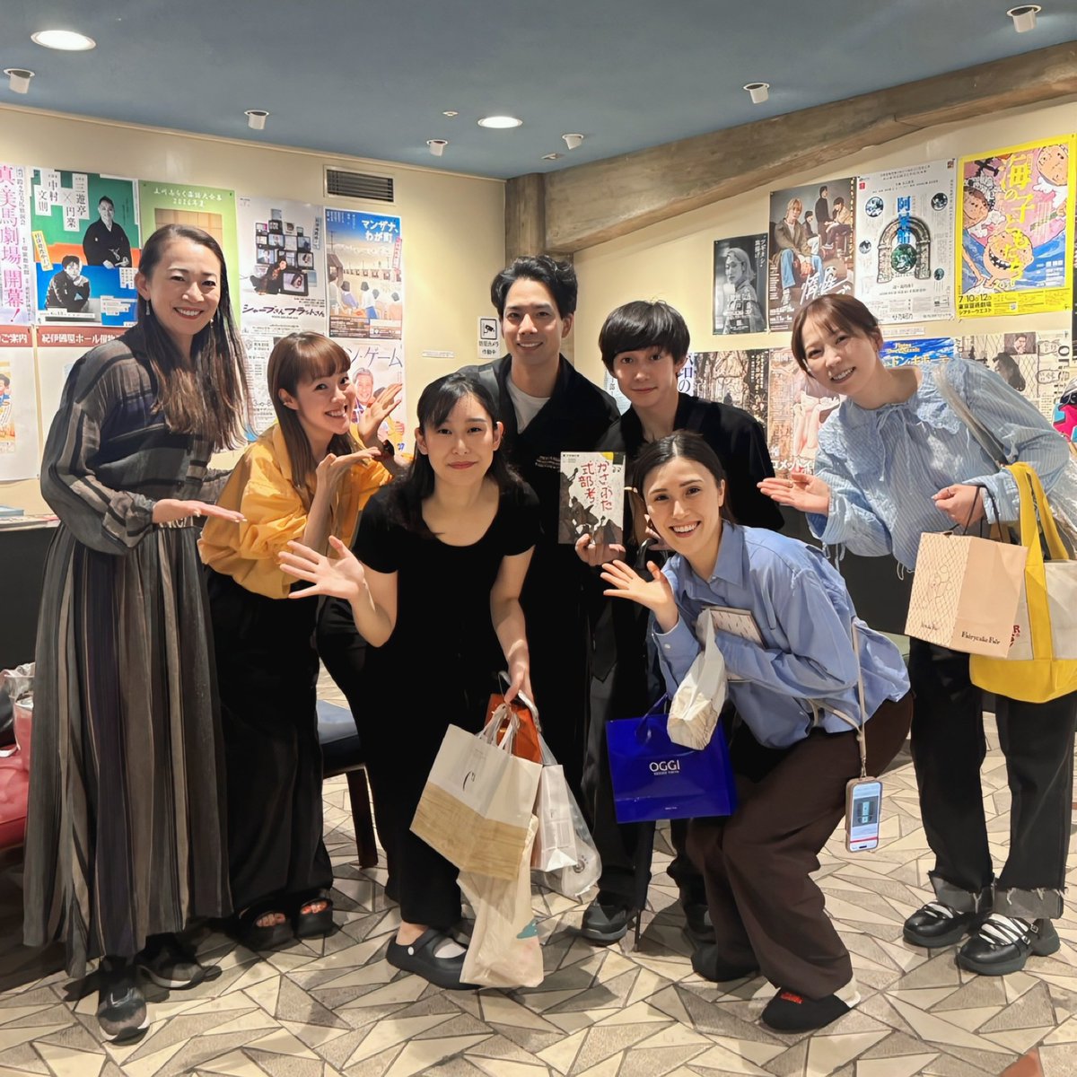 _mAcHA_35's tweet photo. #かさぶた式部考
文学座公演。だいぶ面白かった…。

秋元松代さん、凄い本を書く。
“見えないもの”を信じることについて、いろいろ考えてしまった。

我らが鈴木結里も、とんでもなく良かった。俺らの宝意紗友莉も圧倒的存在感。
ふたりともさすがすぎました👏

え、もう1回観たいな🤔 https://t.co/0uL6dE9jUK