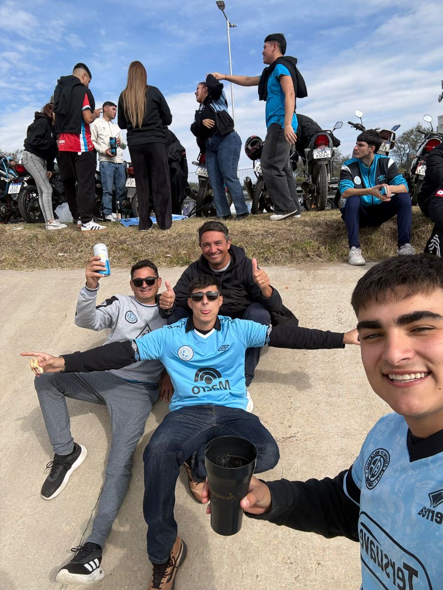 JGamaggio's tweet photo. Salud campeones!! https://t.co/EsgWstiBcr