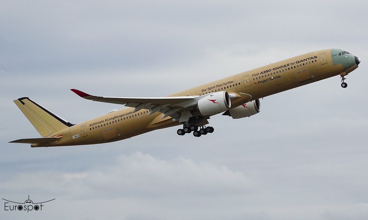 airwaysmagazine's tweet photo. 🔴 First Airbus A350-1000ULR (Qantas) takes off from Toulouse on its first test flight.

📸: @cliper31      

#qantas #airbus #avgeek https://t.co/5fDFWw3rCz