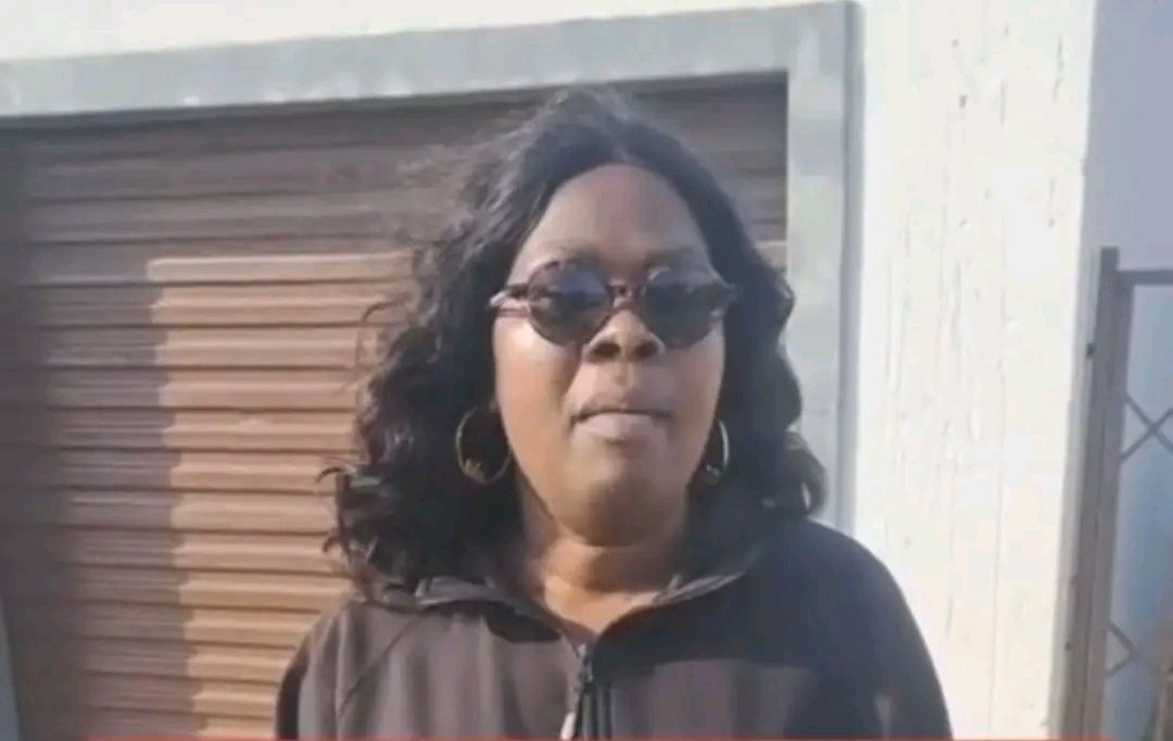 joy_zelda's tweet photo. This women must be arrested Nhlamulo Sambo Mother lied that her son was killed for been a Tsonga, She lied about Jacinta of March and March that they killed him yet she knows he was stabbed to death for caught stealing goods in someone's shack by the owner,and his an Drug dealer https://t.co/AimHzFpaJa