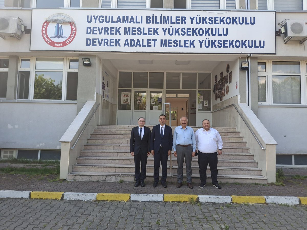 Devrek_mem's tweet photo. İlçe Milli Eğitim Müdürlüğü yöneticilerimiz, Devrek Meslek Yüksekokulu yöneticilerini ziyaret ettiler. Paydaş olarak yapılması planlanan YKS Similasyon Sınavının uygulanması hakkında istişarelerde bulundular.

@tcmeb @ZonguldakMEM https://t.co/5qSGfl01Ie