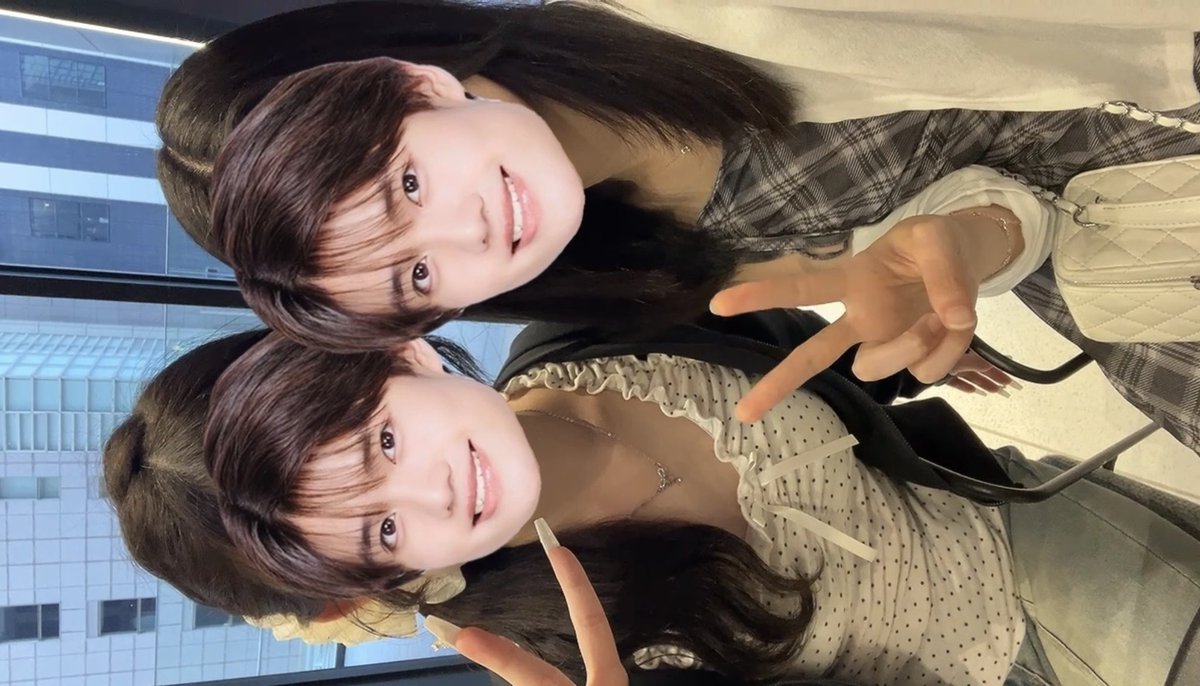 fu_pyon223's tweet photo. 念願ドバイチョコスコーンうま🐴😋💞 
 #herlipto  #feiler https://t.co/CAJ7EppiBa