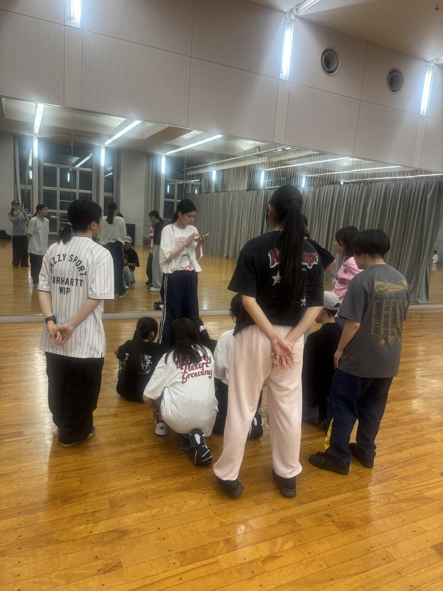 FlySixB's tweet photo. 先週より始まったアニオケ2に向けてのリハーサル‼️
今月は新規メンバーへの怒涛の振り写し🔥🔥🔥
リーダーズの協力のもと、ほぼ全ての振り入れ完了です👏
全力・全集中ありがとうございました‼️
ここから、更に❤️‍🔥 https://t.co/WQuYTUKTnv