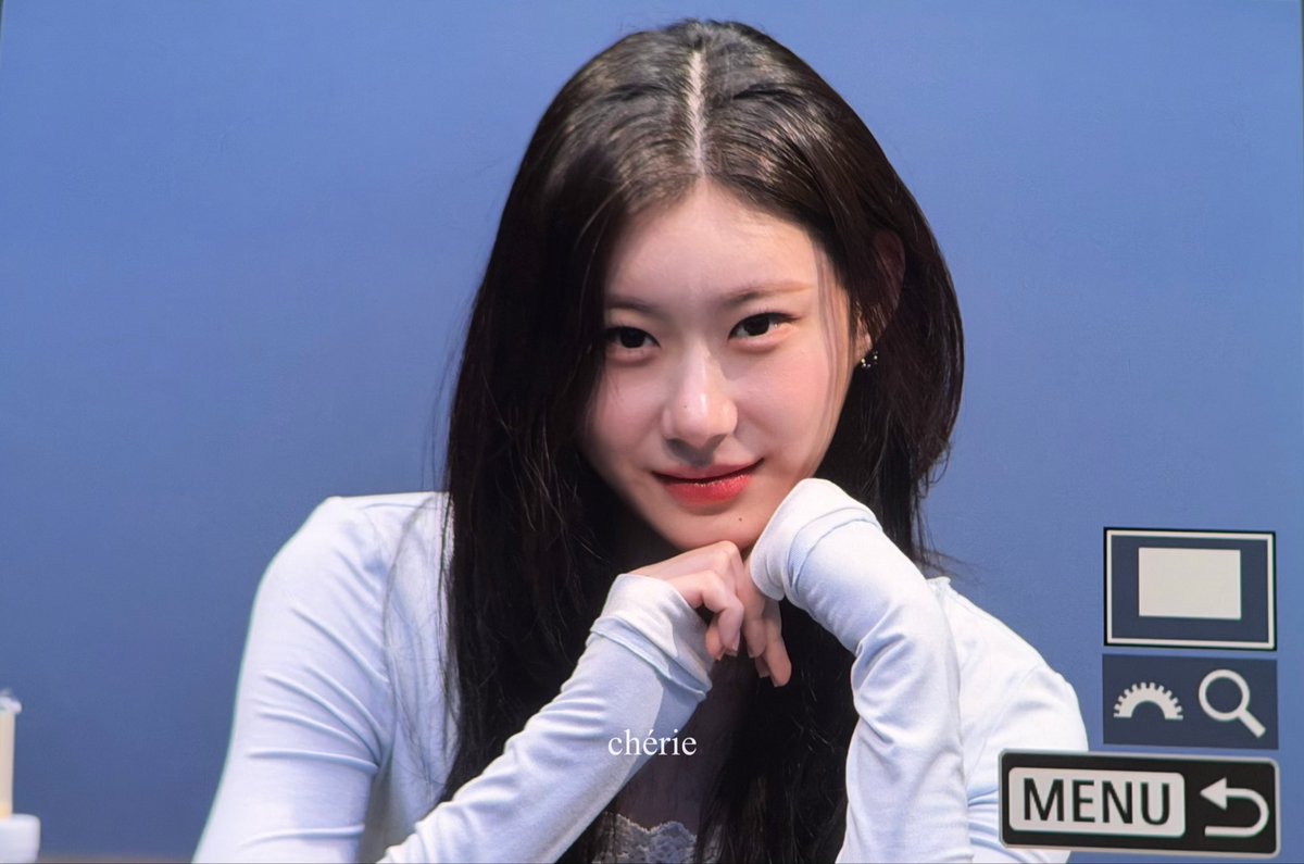 cherie_605's tweet photo. 260602 윙크..윙..크 앗 아파🥲

#채령 #CHAERYEONG #있지 #ITZY https://t.co/4trnnE8iaU