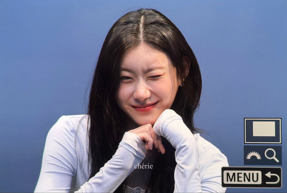 cherie_605's tweet photo. 260602 윙크..윙..크 앗 아파🥲

#채령 #CHAERYEONG #있지 #ITZY https://t.co/4trnnE8iaU