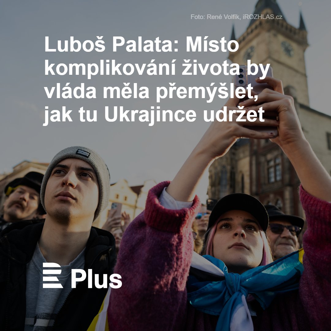 CRoPlus's tweet photo. 💬 Pokud nechceme za rok o Ukrajince, kterým vyprší dočasná ochrana, rychle přijít, je na čase, aby začala vznikat strategie, jak je do české společnosti integrovat, dát jim potřebnou stabilitu a dočasnou ochranu proměnit v jejich trvalý pobyt.🔗 https://t.co/ftDy7bCoMz #komentář https://t.co/Xoa3BPFu5f