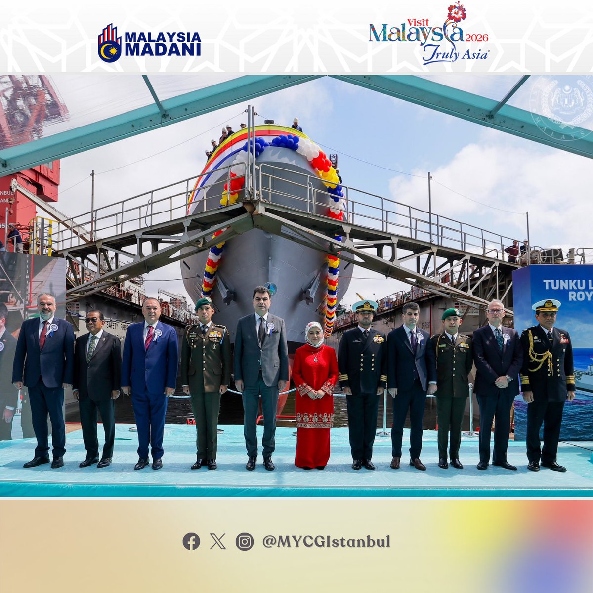 MYCGIstanbul's tweet photo. +Seri Paduka Baginda telah berkenan menyempurnakan Istiadat Penamaan dan Pelancaran Kapal KD Tunku Laksamana Abdul Jalil, TLDM - satu momen bersejarah yang menjadi kebanggaan negara 🇲🇾 (2/2)

#RPAgong
#AllahPeliharakanSultan https://t.co/GmK1fnBT59