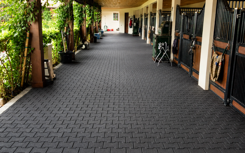 TritonBarns's tweet photo. Upgrade your barn with a flooring solution built for comfort, durability, and everyday use.

Slip-resistant, shock-absorbing recycled rubber pavers for barns.

Available in multiple colors &amp; priced at just $1,750 per pallet (covers approx. 260 sq. ft.) 👉 https://t.co/CRQzGQixB4 https://t.co/P2ULLNqBVx
