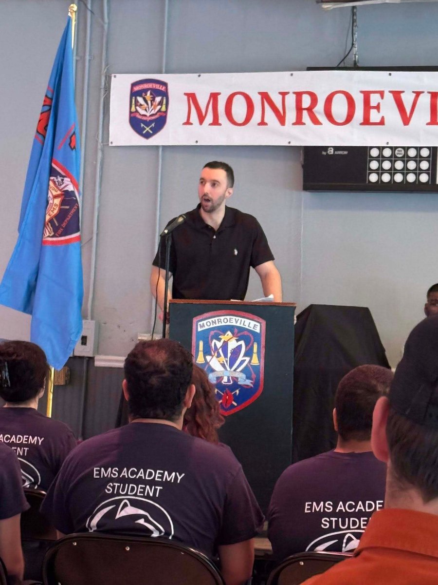 RepMarkosek's tweet photo. This past weekend, I had the honor of speaking at the EMT Academy Alpha graduation ceremony in Monroeville. Hosted by Monroeville Fire Company 6, these individuals went through months of testing and training to become EMTs. Congratulations to all! https://t.co/gTnVhM8VwE