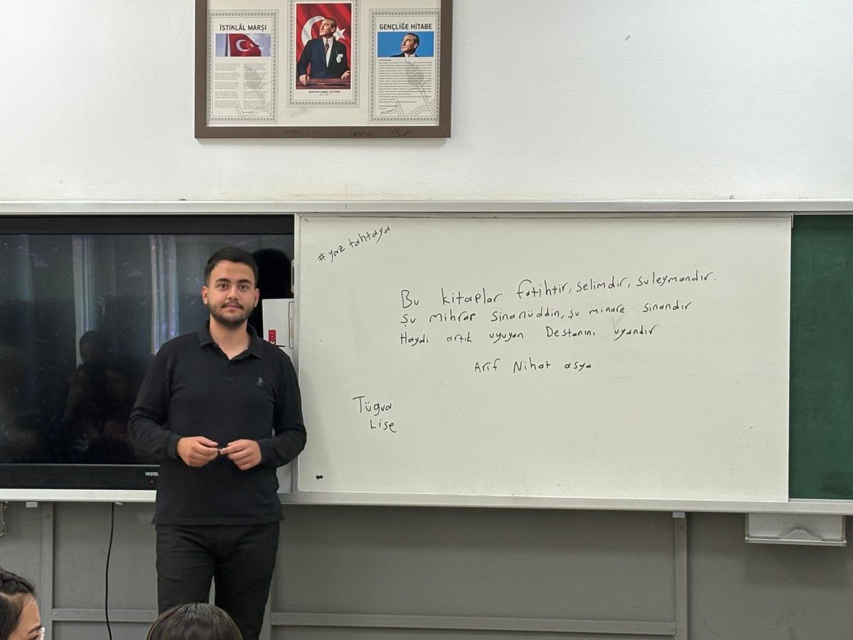 tugvalice's tweet photo. Bu kitaplar Fatihtir, Selimdir, Süleymandır.
Şu mihrap Sinanüddin, șu minare Sinandır.
Haydi artık uyuyan destanını uyandır.!

Arit Nihat Asya

Liseli arkadaşım,
Okul okul, sınıf sınıf
#yaztahtaya #tugva #tügvalise https://t.co/8ObjMRyQRg