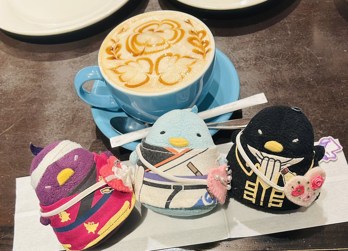 花火誘ってもらって(雨の中)見て、可愛いキャラメルラテ飲んで帰ってき 