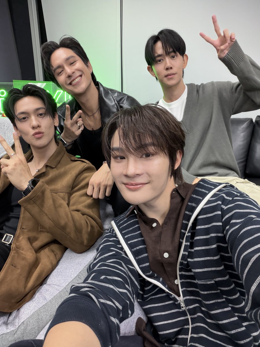 tanburanrat's tweet photo. คืนนี้ 20.30 มาเจอกับพวกเราในไลฟ์ tiktok iQIYI Thailand นะค้าบ มาเม้าให้แฟ่ดกัน

 #PILOTLUSTTheSeries https://t.co/WhROl7T4wO