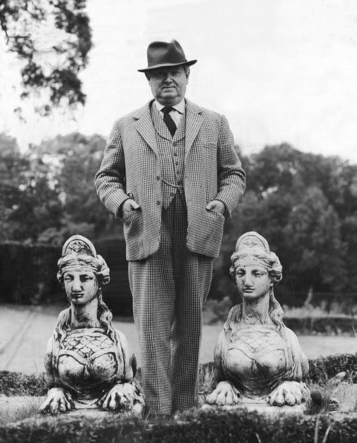 DonPJenn's tweet photo. "Sometimes, I feel the past and the future pressing so hard on either side that there's no room for the present at all."

Evelyn Waugh https://t.co/pobei8ky9p
