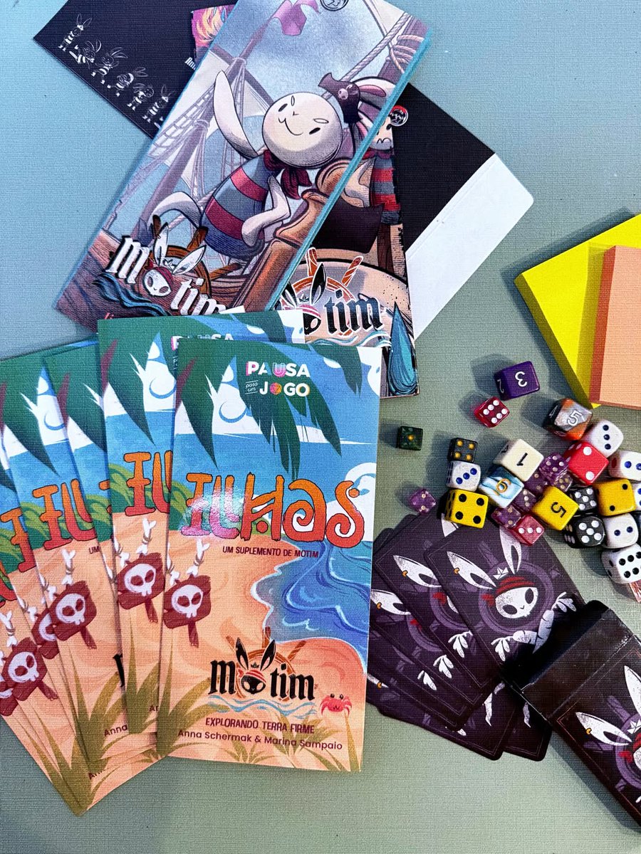pausaparaumcafe's tweet photo. Começou a chegar por aqui um pouco do que vamos ter no nosso espaço da Indie Alley no #DOFF

Vamos ter 2 novas expansões, um baralho de Motim com artes lindas e de brinde um bookmark rpg

Já posso esperar vocês no #DOFF? 🥰🤏 https://t.co/8y15k6Hnih
