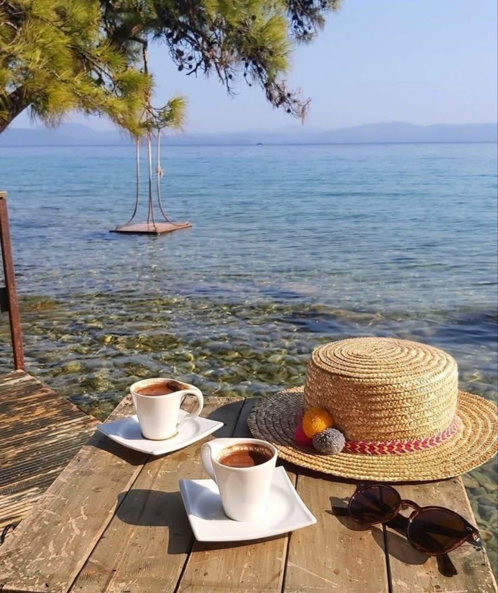 mamaruza78's tweet photo. Que el café esté rico,el 
sol sea amable y tus preocupaciones se 
tomen el día libre.
Disfruten de lo sencillo, respiren despacio y regálense un momento de paz antes de darle la bienvenida a un nuevo día.
#FelizMartes ☕️✨ https://t.co/Mg3QLxAXBS