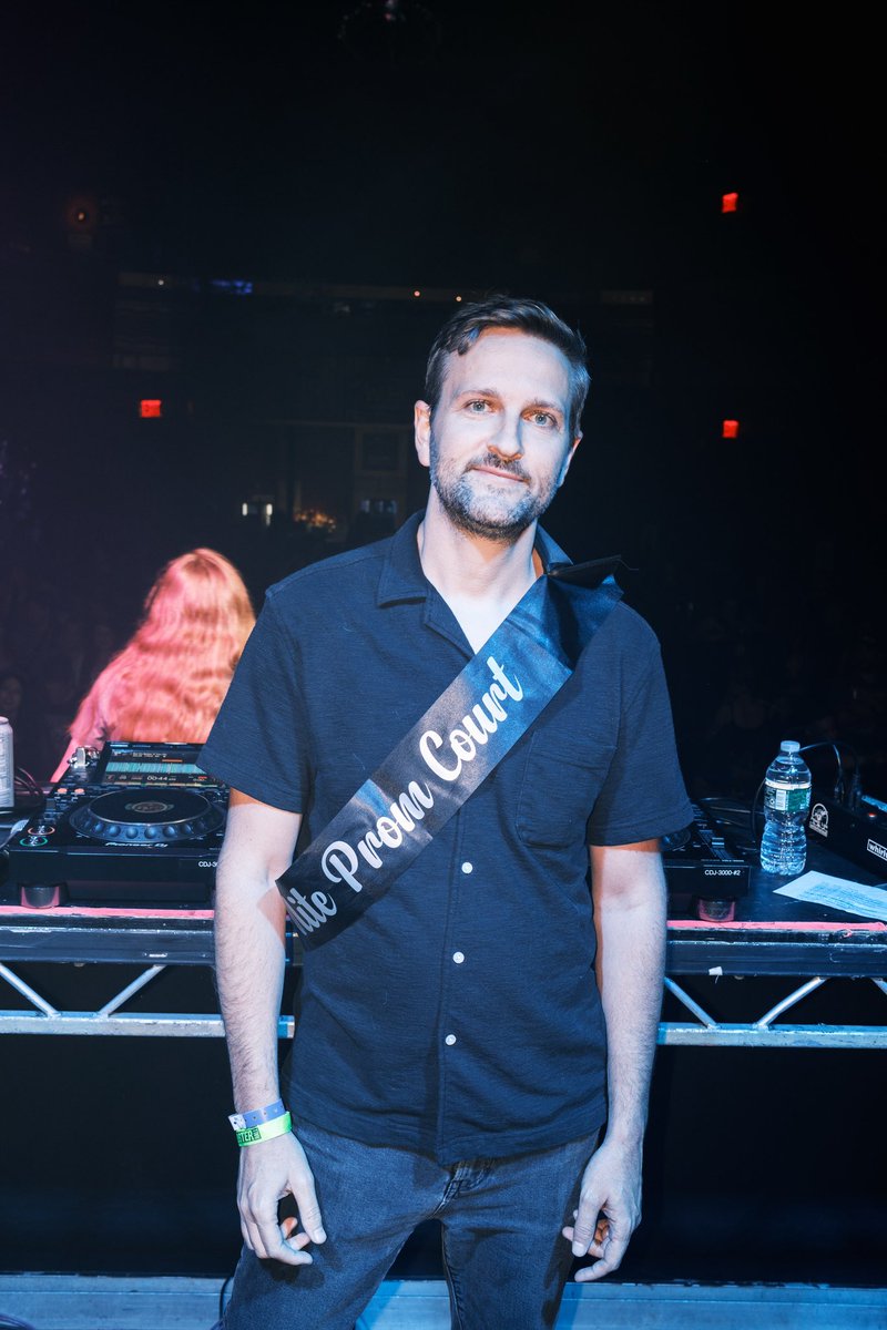 tai_archive's tweet photo. Sisky Business at Emo Nite Prom, Webster Hall, New York City (29/05/2026) 🧵

📸: maxwellpicswell https://t.co/WWan2esELv