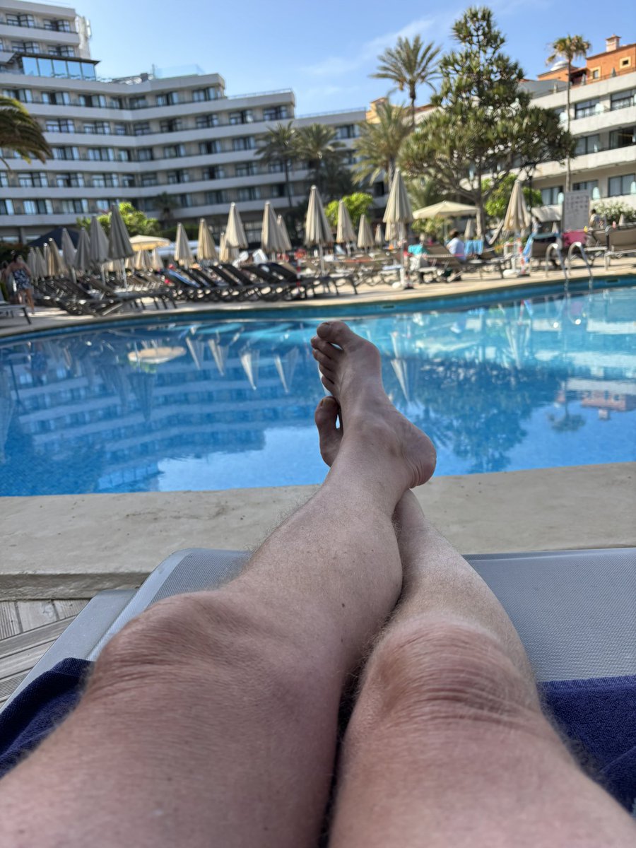 Gert1962's tweet photo. Ik red het wel vandaag ๐โ๏ธ๐๐ปโโ๏ธ #ontspannen #evengeenwerk #relax #nowork https://t.co/Lt1PylSA7x