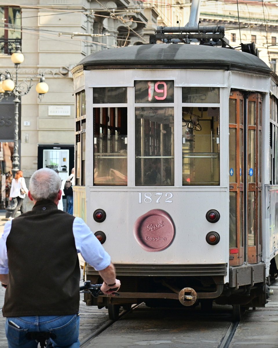 JCDecauxGlobal's tweet photo. An eye-catching campaign! 🕶️✨ 

For Milan Design Week, @Persol and Cassina chose @IGPDecaux assets to tell the story of their collaboration, born from the constant dialogue between past and present, craftsmanship and innovation, heritage and avant-garde. https://t.co/DDqNxHrUye