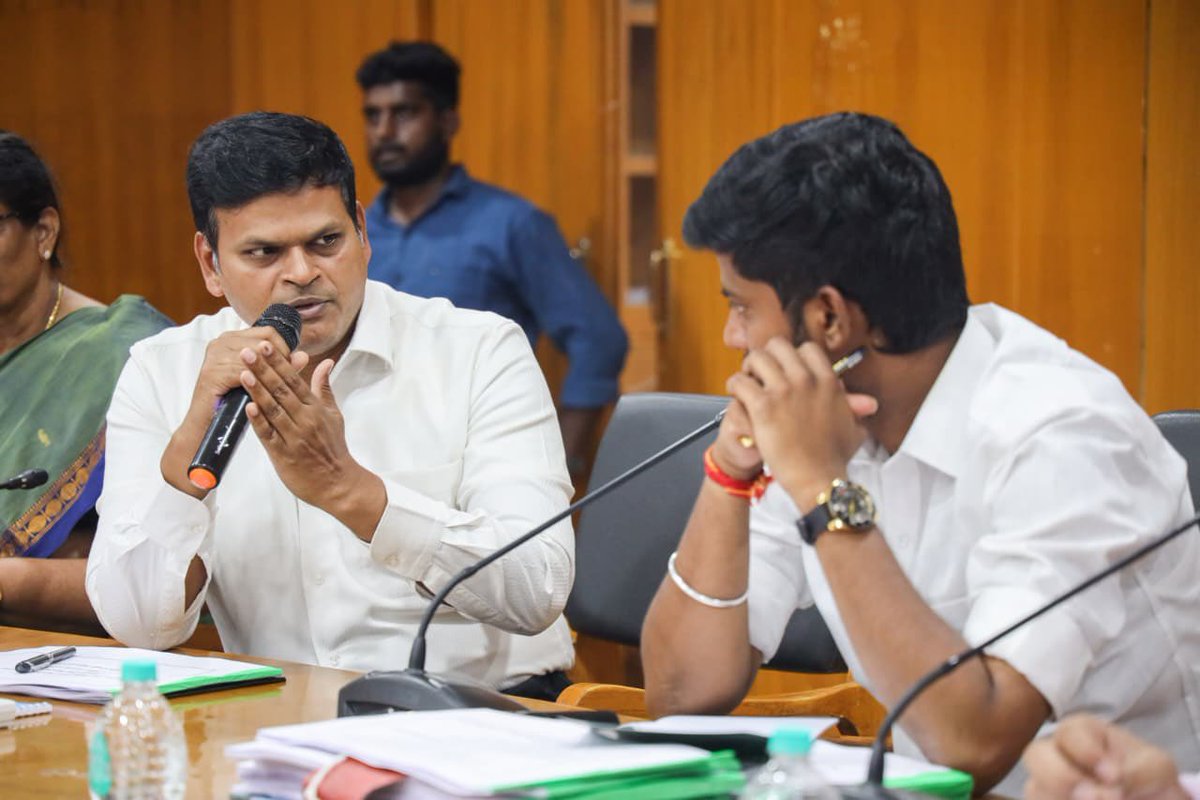 RameshOffcl's tweet photo. இன்று (02.06.2026) சென்னை, நுங���கம்பாக்கம், ஆணையர் அலுவலகத்தில் இந்து சமய அறநிலையத்துறையின் திட்டங்கள், பணி முன்னேற்றம், திருப்பணிகள், பக்தர்களுக்கு தேவையான வசதிகளை மேம்படுத்தும் பணிகள் குறித்து அனைத்து அலுவலர்களுடன் சீராய்வுக் கூட்டம் நடைபெற்றது.

@CMOTamilnadu | @TVKVijayHQ | @tnhrcedept