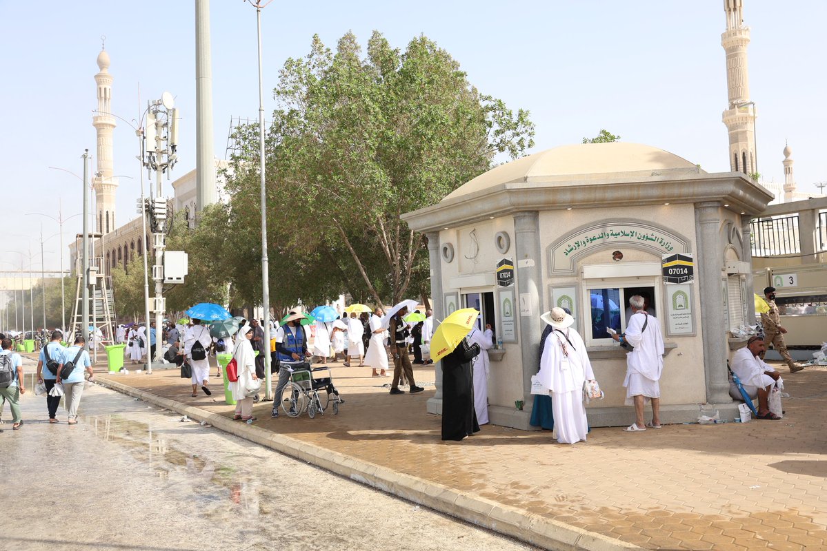 Saudi_Moia's tweet photo. أعلنت وزارة #الشؤون_الإسلامية والدعوة والإرشاد تنفيذ أكثر من (145) ألف منشط دعوي وتوعوي خلال موسم حج 1447هـ، إلى جانب استقبال أكثر من (602) ألف اتصال عبر الهاتف المجاني للتوعية الإسلامية، وبث أكثر من (7.2) ملايين رسالة توعوية عبر الشاشات الإلكترونية، وإرسال أكثر من (67) مليون رسالة نصية للحجاج.

ويأتي ذلك ضمن جهودها لتعزيز الوعي الشرعي والإرشادي لضيوف الرحمن بعدة لغات، واستمرار البرامج التوعوية حتى 20 ذي الحجة.

#حياكم_الله