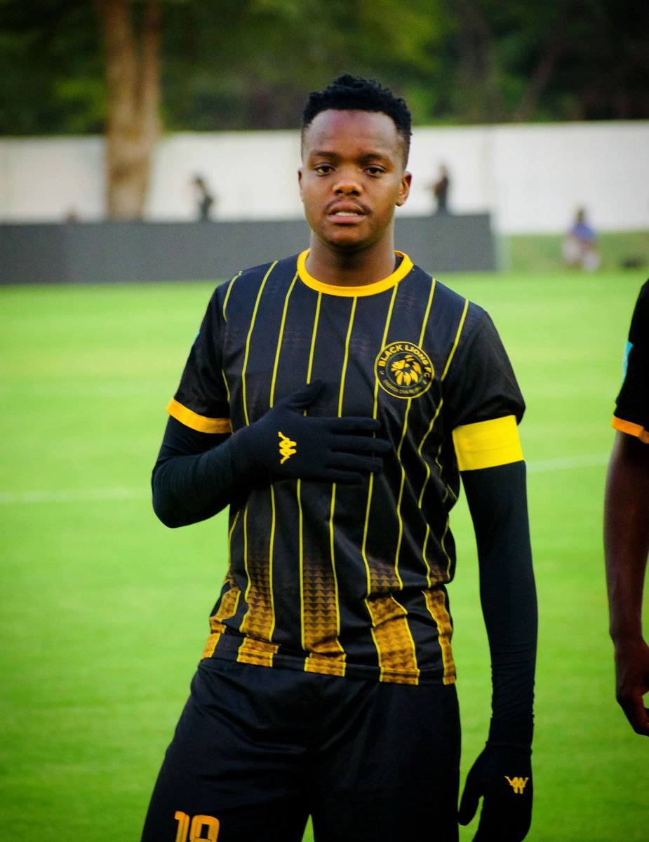 _izodlalaiTv's tweet photo. Proper move❤️✌🏾

Nicknamed "The Great Wall"🧱

Xolani Cossa✅️ https://t.co/IXDBW3IJvf