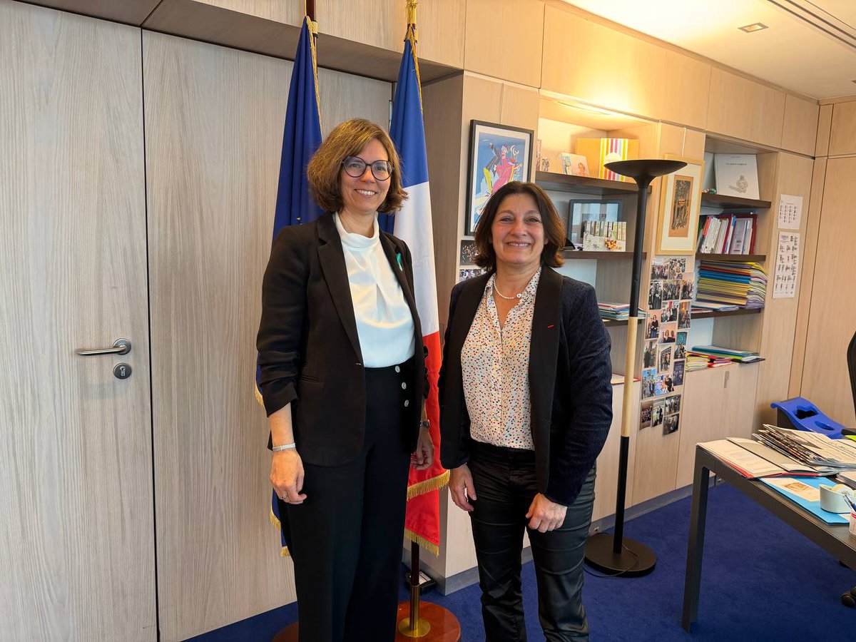 cnomk's tweet photo. [Actualité de l’Ordre 📰]

@PMathieuMK, présidente du @cnomk, a rencontré @GalliardM, ministre déléguée chargée de l’Autonomie et des Personnes handicapées, pour évoquer les propositions de l'Ordre afin d’améliorer la prise en charge des personnes en situation de handicap et le maintien de l'autonomie des personnes âgées.

Les kinésithérapeutes sont essentiels dans le maintien de l’autonomie de la personne âgée et ont un rôle important dans le traitement, mais plus largement l’accompagnement des personnes porteuses de handicap. Ils doivent également être soutenus et valorisés pour prendre leur part dans les politiques de prévention.