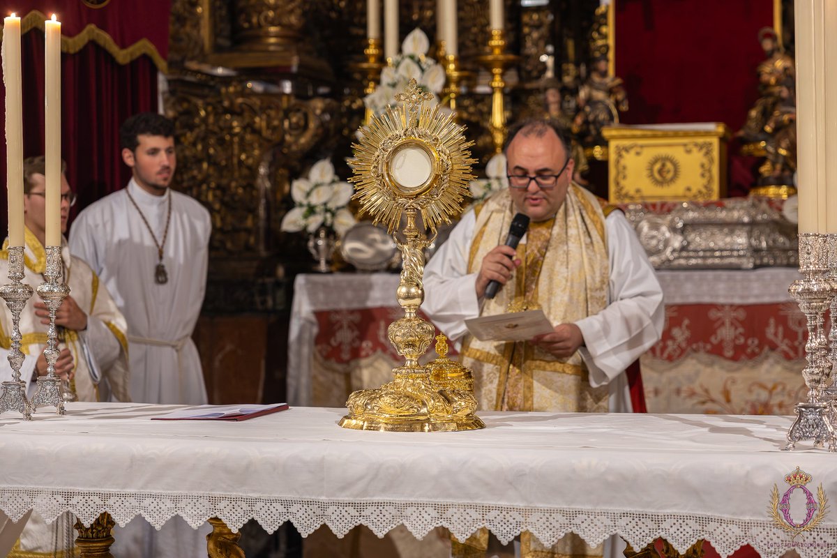 hermandaddelao's tweet photo. Solemne Triduo en honor al Santísimo Sacramento. Segundo día.

“Pertenecer a Cristo. Somos de Dios."

Hoy 2 de junio de 2026, continuamos con el Triduo a nuestro primer titular. 

✝️ 20.15 h. Rezo del ejercicio,  Misa con posterior Exposición Mayor del Santísimo Sacramento.

Predica Rvdo. P. D. @sercode, SDB, párroco de Jesús Obrero del Polígono Sur. 

📷 @jaimerfz Primer día del Triduo.