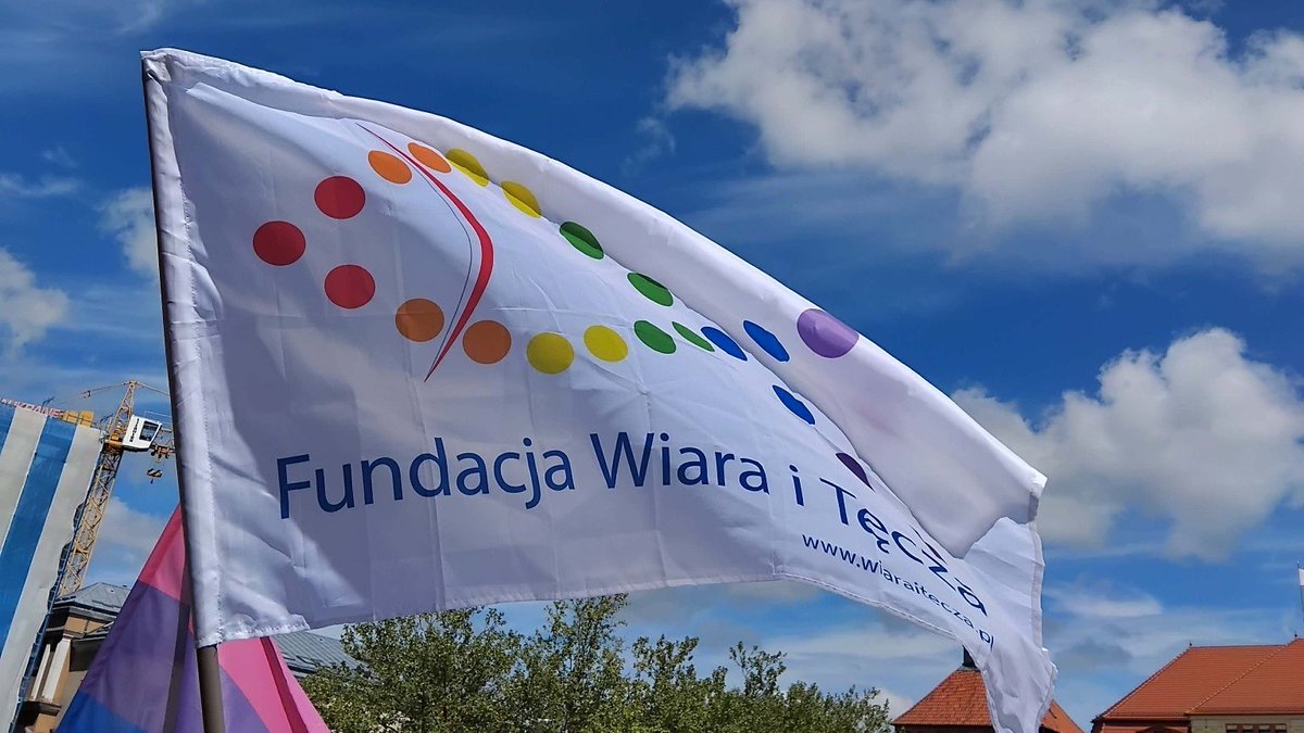 WiaraTecza's tweet photo. 30 maja odbył się Słupski Marsz Równości, na którym nie mogło zabraknąć naszej reprezentacji!

https://t.co/gcr8D5pGMS https://t.co/yw5m6ZIxBM