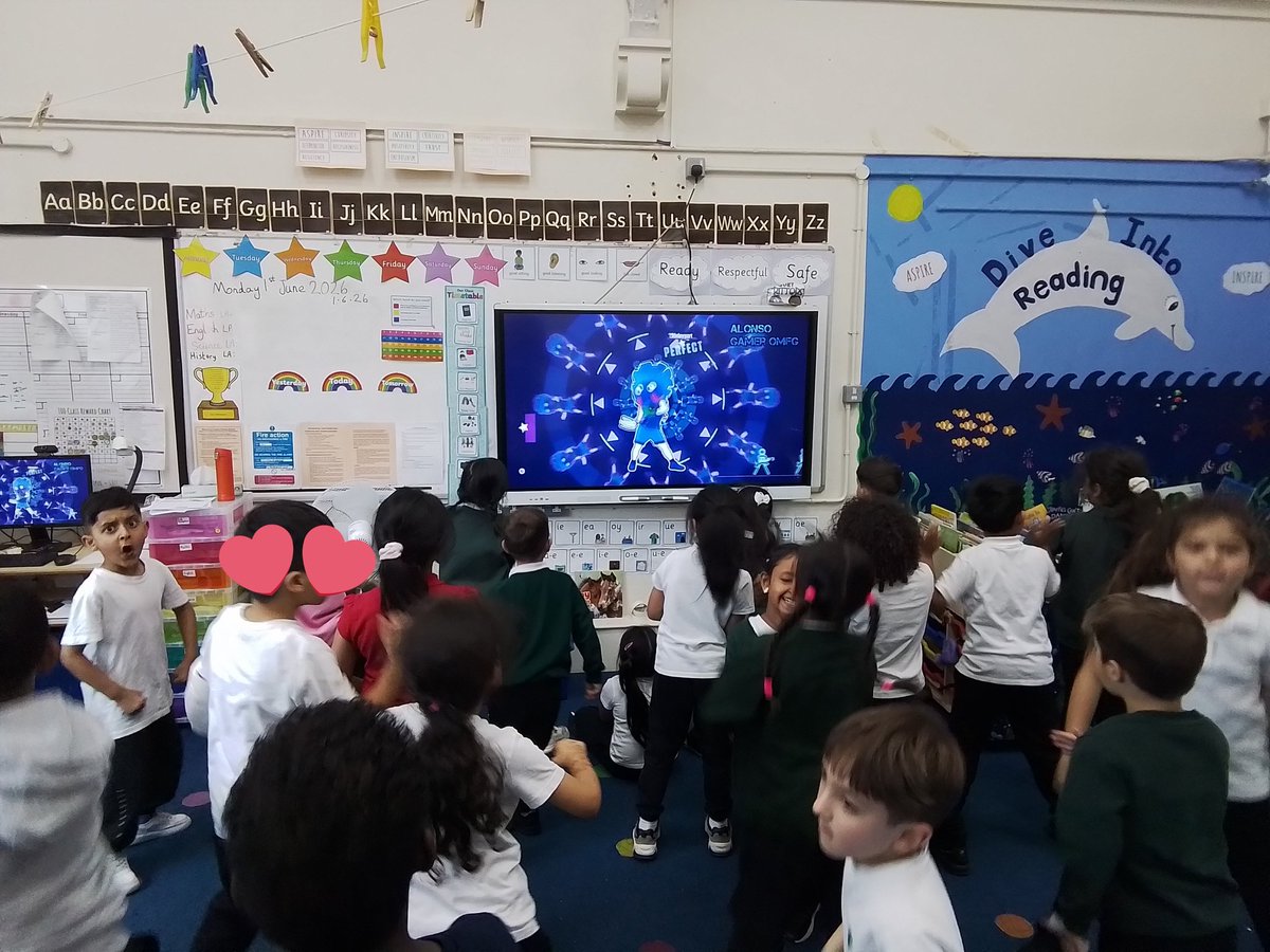 MrShahsClass's tweet photo. In our @YPSPSHE lesson, we learnt about making democratic decisions. We came up with ideas and voted for our favourite. We then carried it out. https://t.co/kEh6m1NCeQ